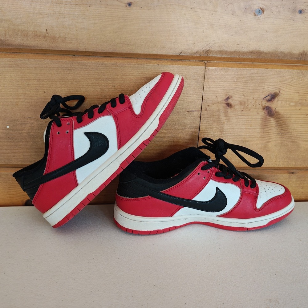 Size 8.5 - Nike SB Dunk Low J-Pack Chicago UK6 Eur40 Red Black White - Picture 2 of 7